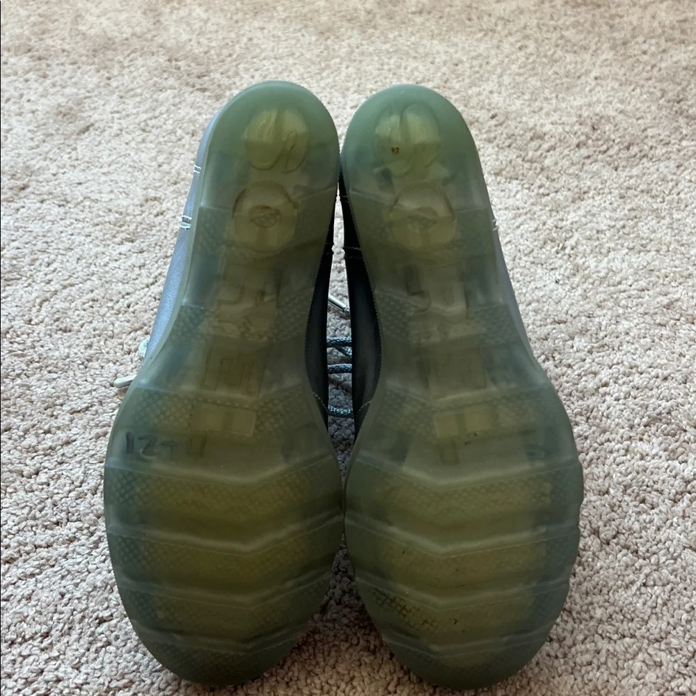 Sorel/Disney Collab “Frozen”  Silver Joan of Arctic Wedge II Boots